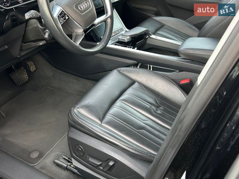 Позашляховик / Кросовер Audi e-tron 2019 в Києві