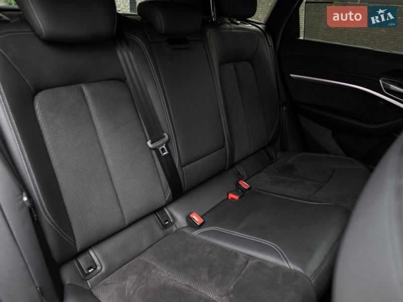 Позашляховик / Кросовер Audi e-tron 2021 в Львові
