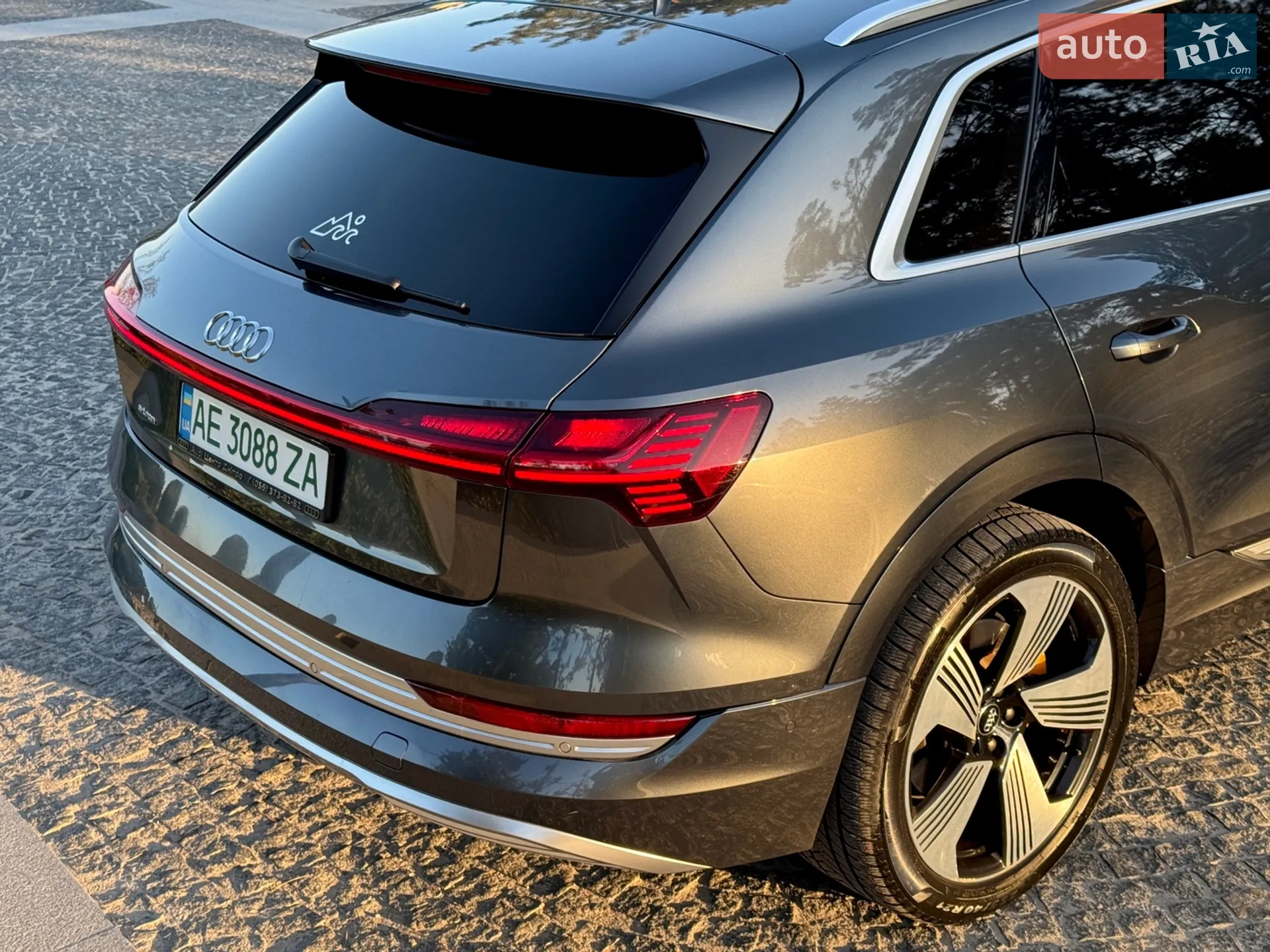 2019 Audi e-tron - мініатюра 12
