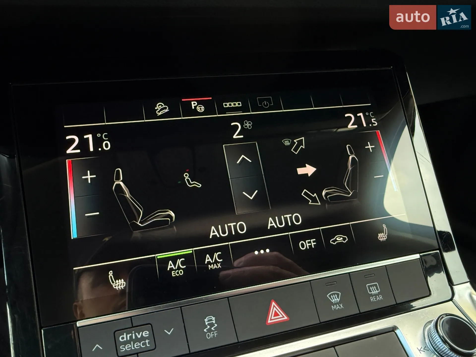 2020 Audi e-tron - мініатюра 12