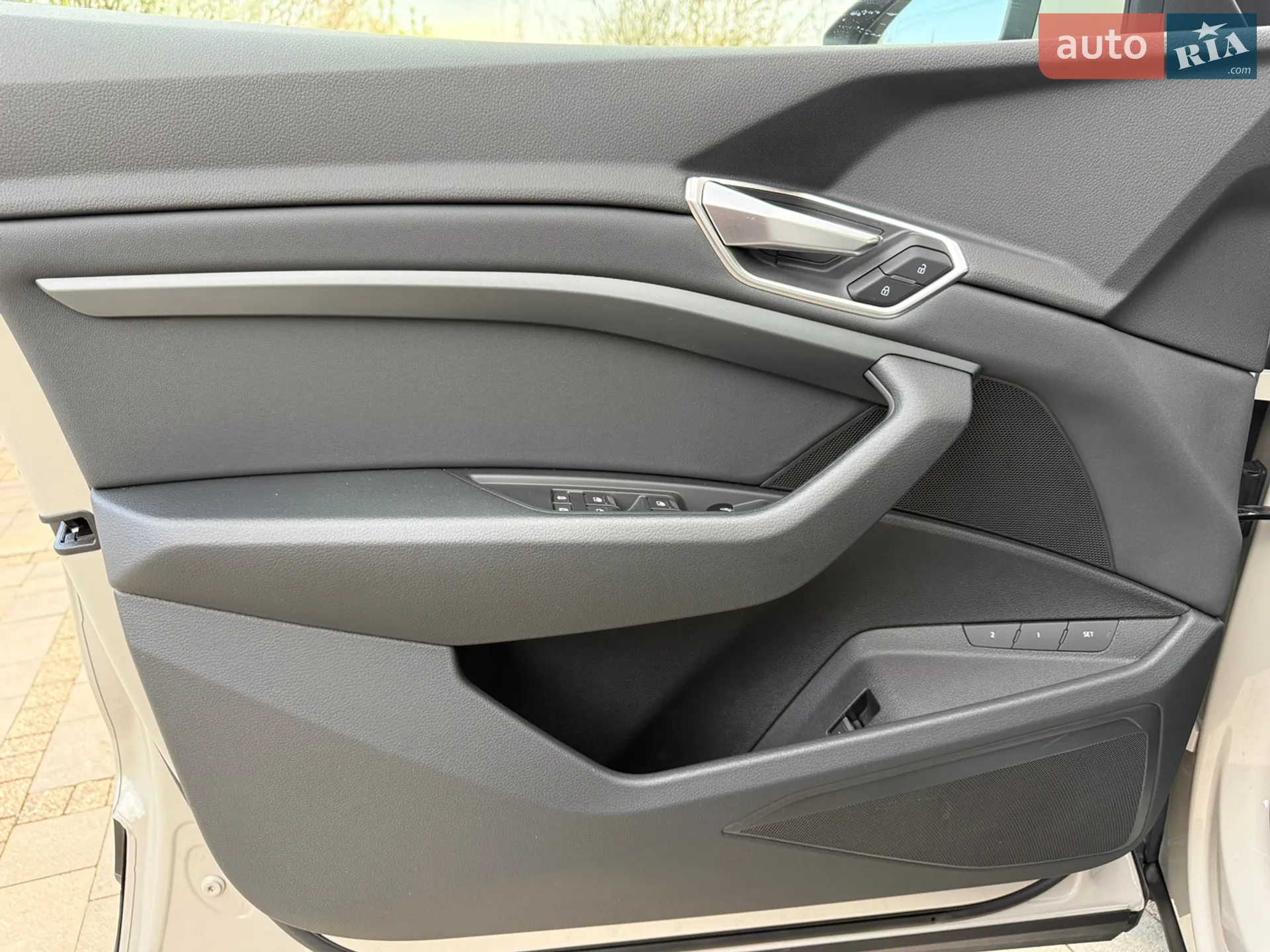 2020 Audi e-tron - мініатюра 24