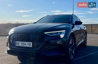 Внедорожник / Кроссовер Audi e-tron 2021 в Ровно