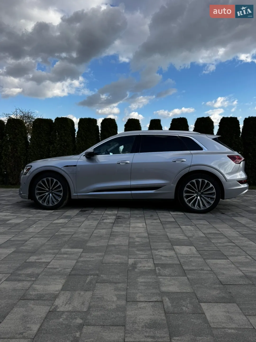 2019 Audi e-tron - мініатюра 11