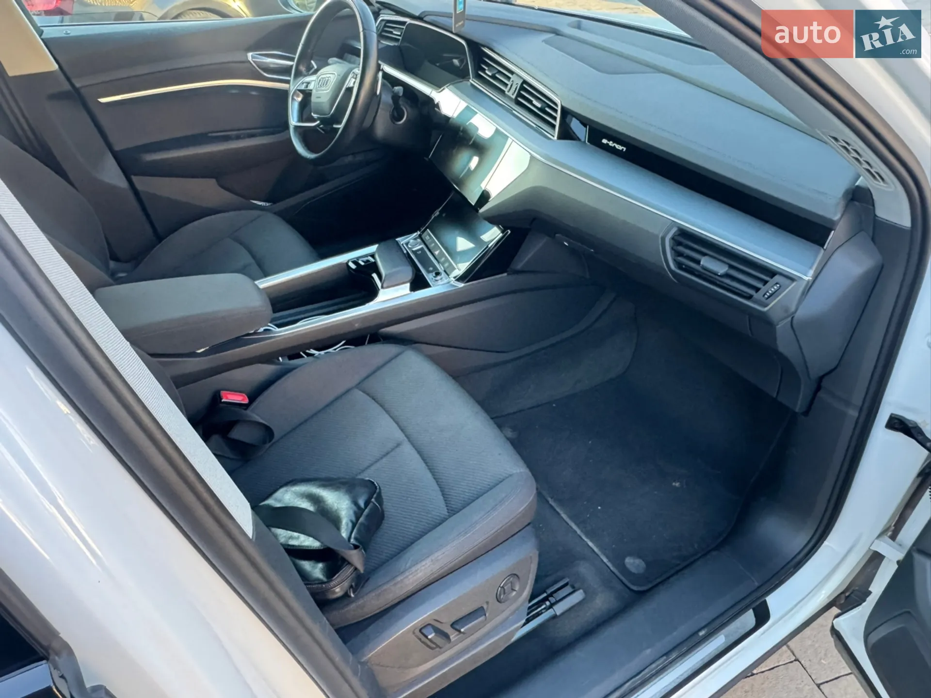 2019 Audi e-tron - мініатюра 7