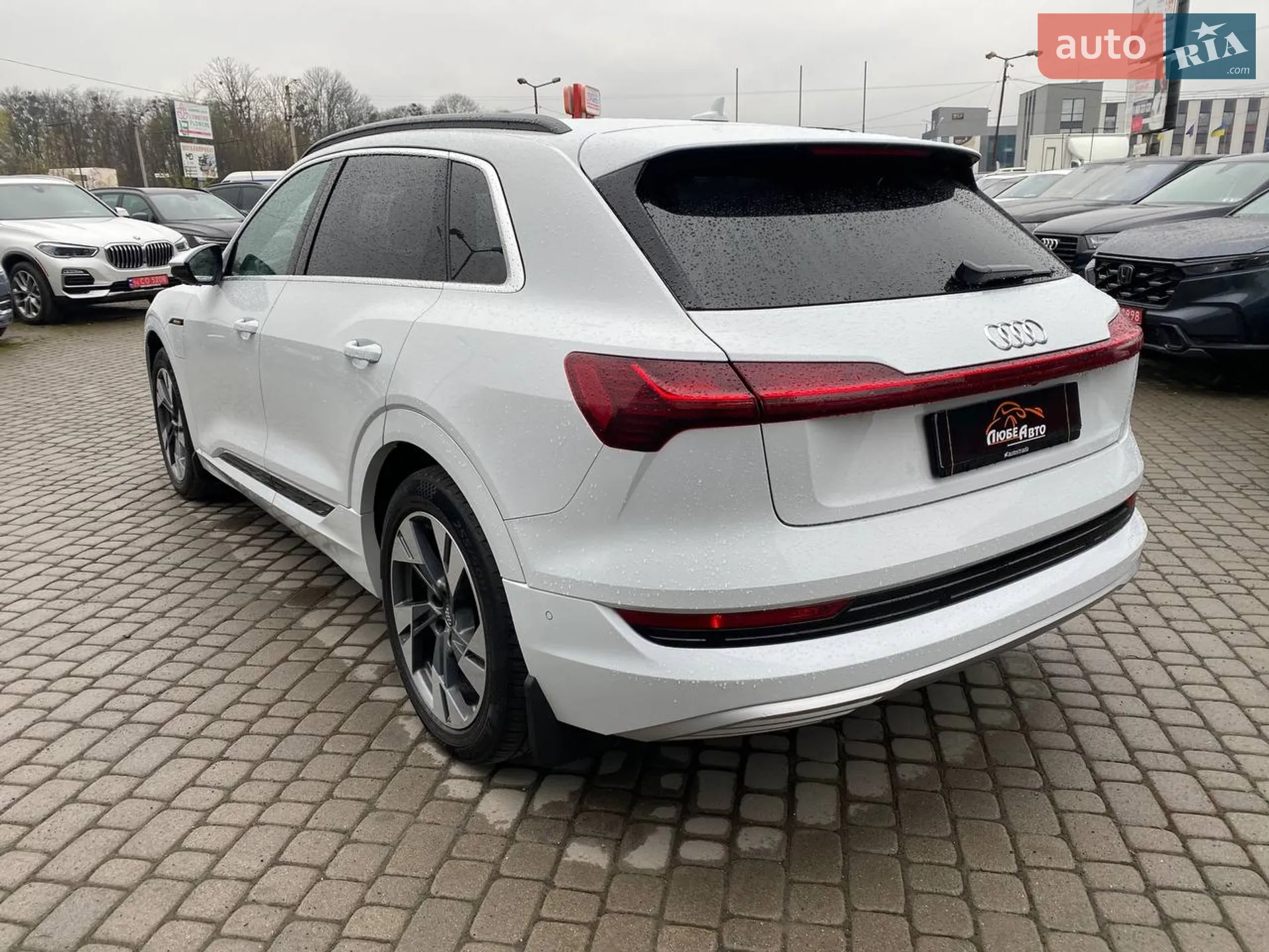 Audi e-tron 2018 VIN WAUZZZGE8KB003395 фото оголошення 5 з 30