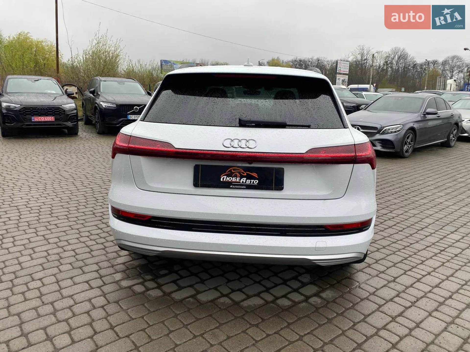 Audi e-tron 2018 VIN WAUZZZGE8KB003395 фото оголошення 6 з 30