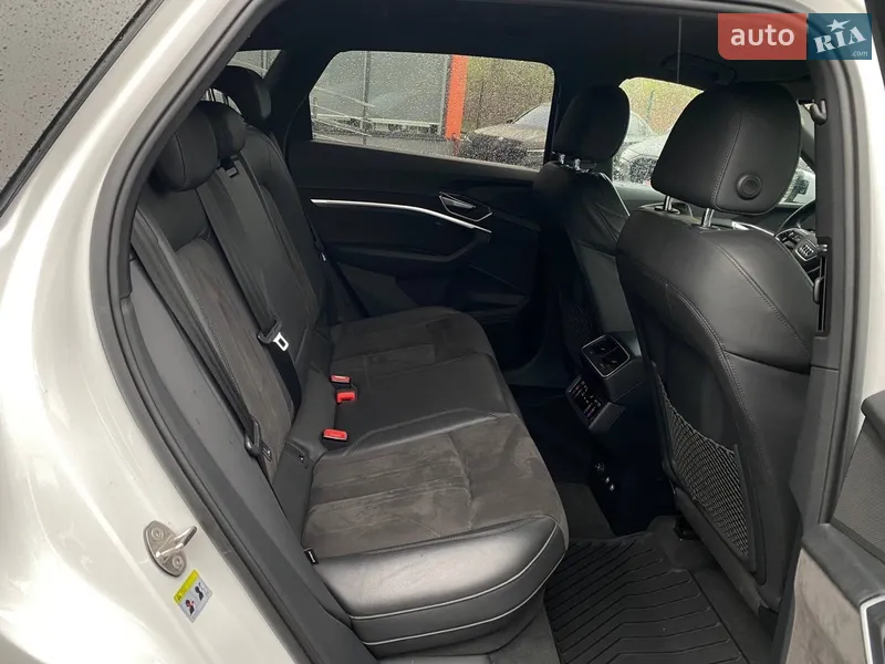 Audi e-tron 2018 VIN WAUZZZGE8KB003395 фото оголошення 23 з 59