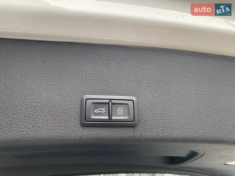 Audi e-tron 2018 VIN WAUZZZGE8KB003395 фото оголошення 29 з 59