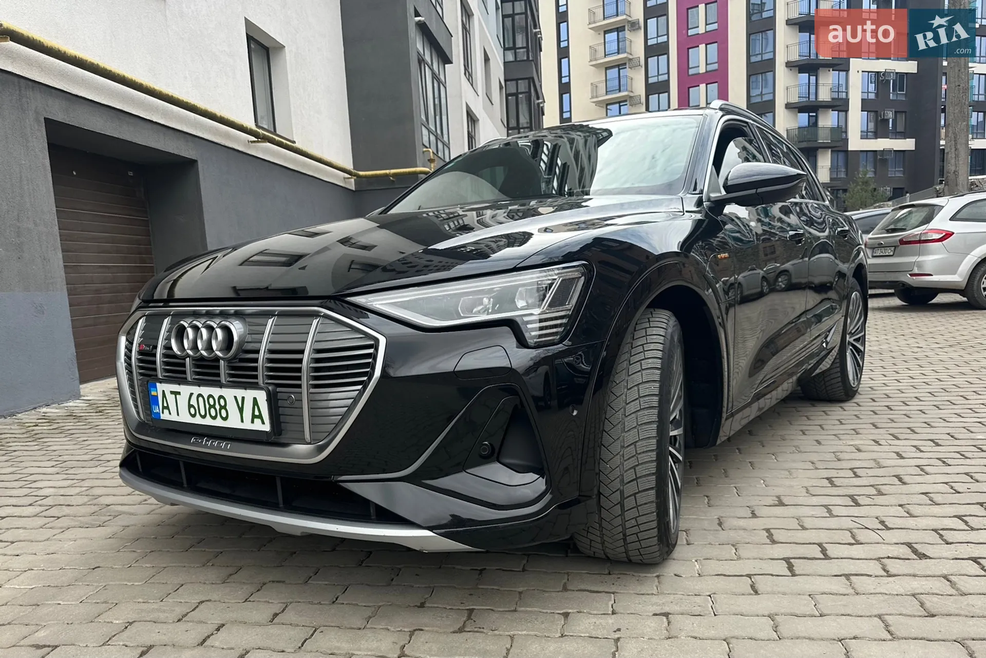 2020 Audi e-tron - мініатюра 2