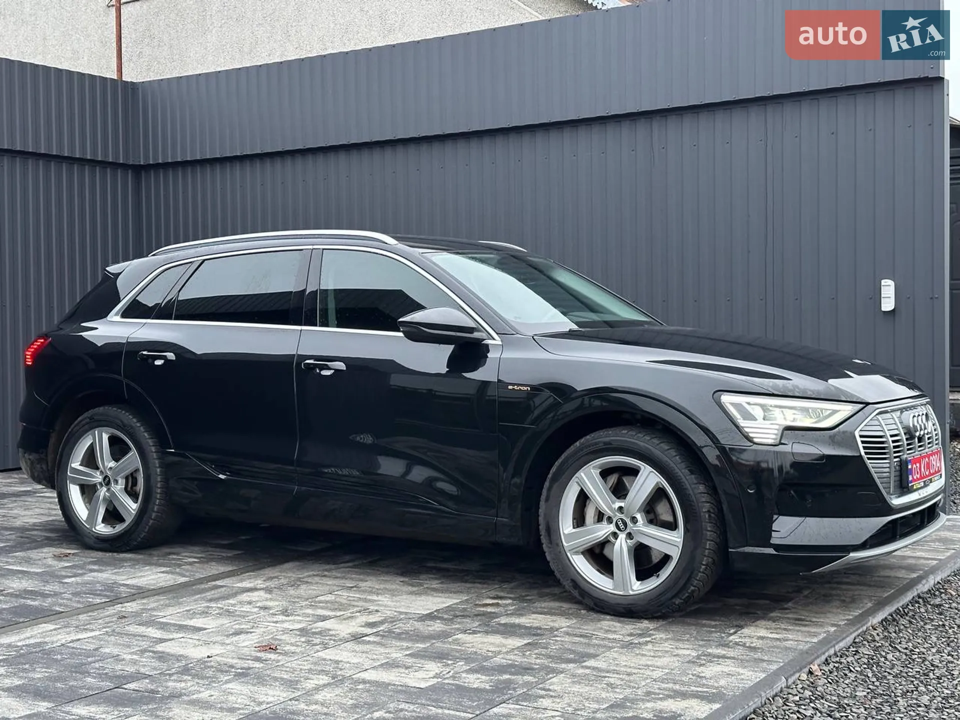 2020 Audi e-tron - мініатюра 12