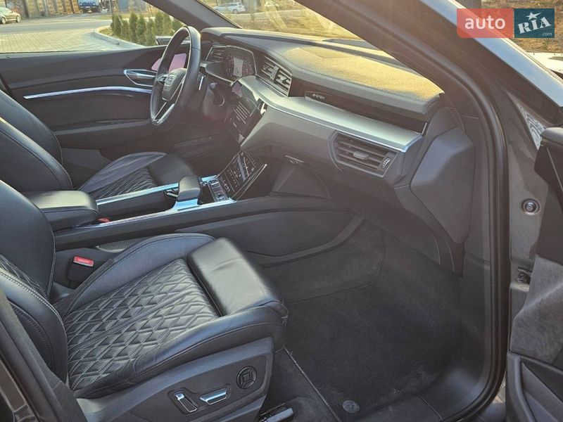 Внедорожник / Кроссовер Audi e-tron 2021 в Радехове