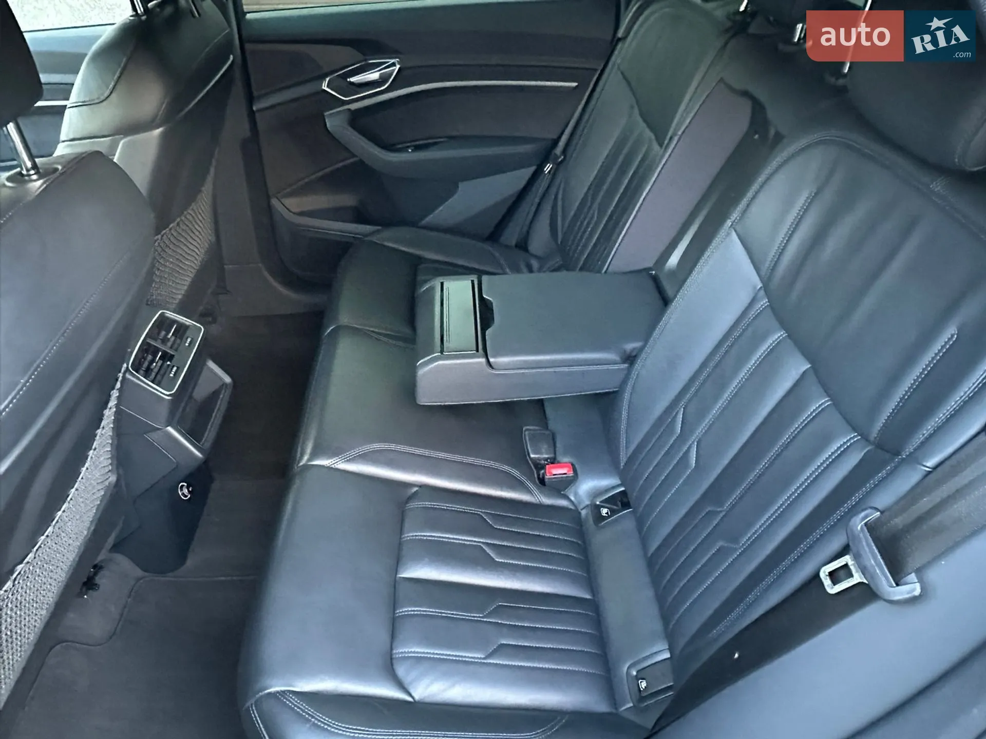 2019 Audi e-tron - мініатюра 39