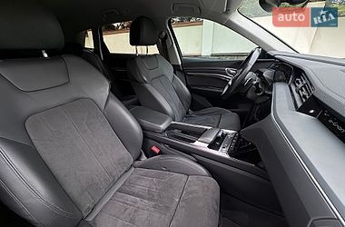 Внедорожник / Кроссовер Audi e-tron 2022 в Киеве