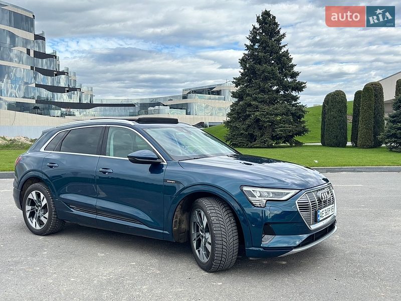 Внедорожник / Кроссовер Audi e-tron 2019 в Днепре