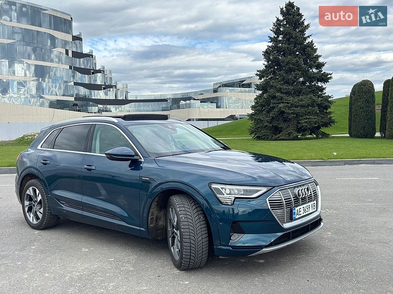 Внедорожник / Кроссовер Audi e-tron 2019 в Днепре