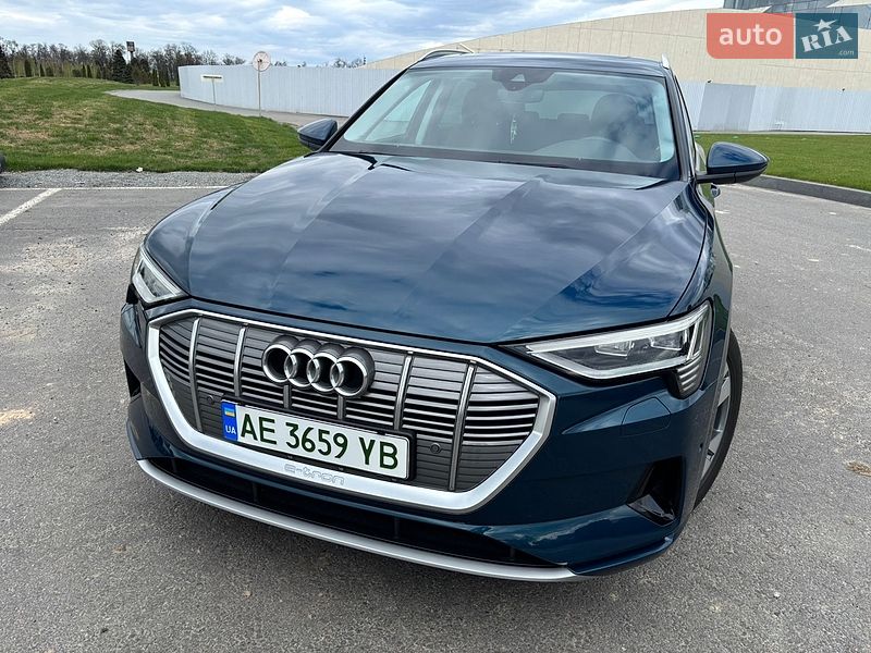 Внедорожник / Кроссовер Audi e-tron 2019 в Днепре