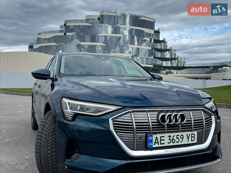 Внедорожник / Кроссовер Audi e-tron 2019 в Днепре