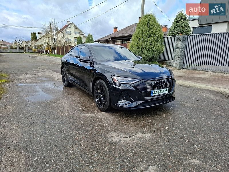 Внедорожник / Кроссовер Audi e-tron 2021 в Киеве