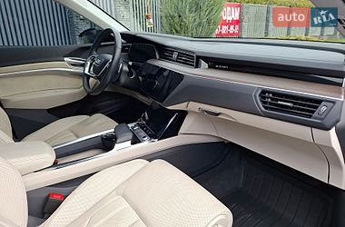 Внедорожник / Кроссовер Audi e-tron 2021 в Киеве