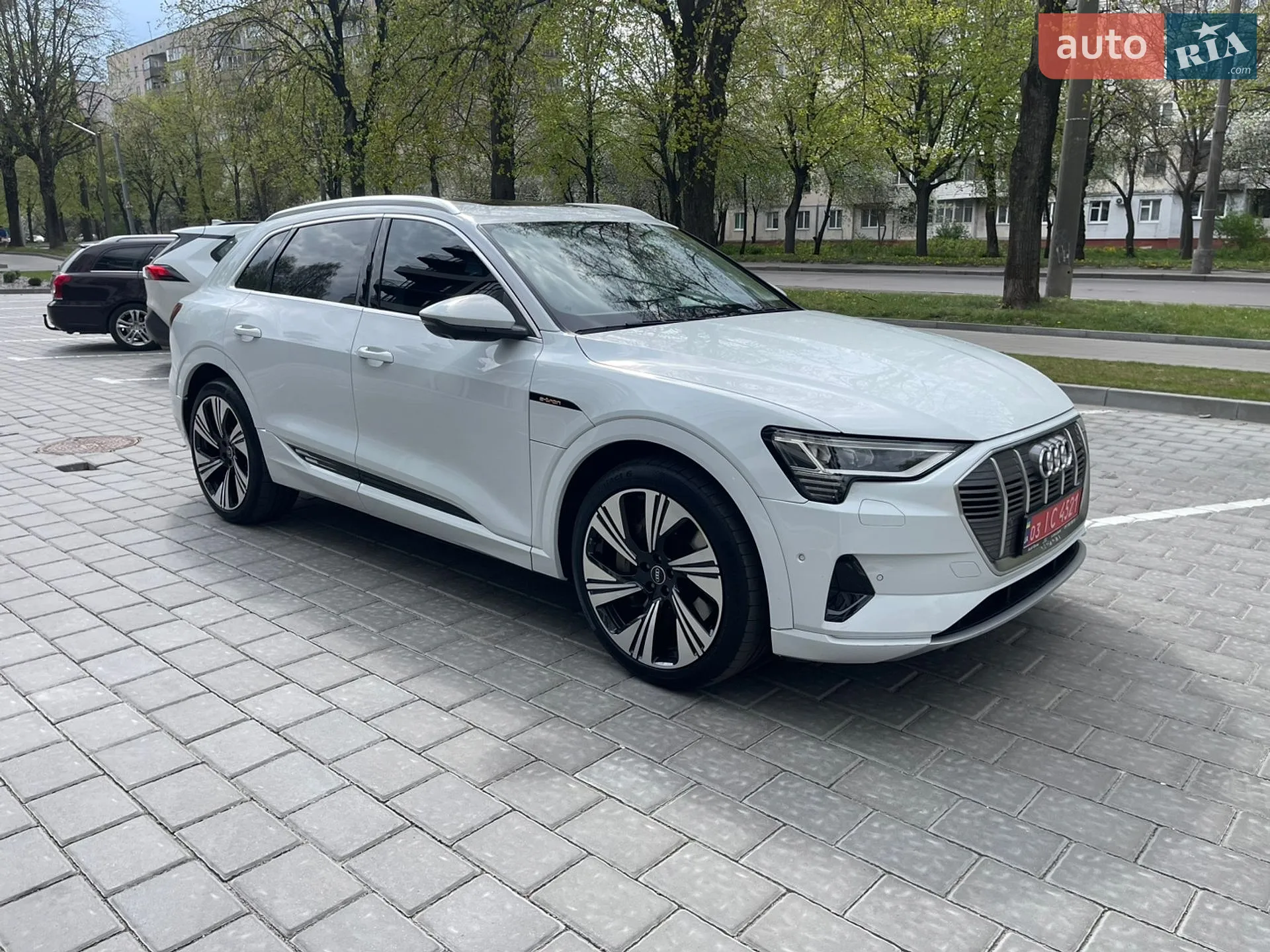 2019 Audi e-tron - мініатюра 8