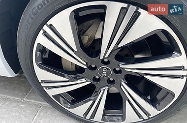 Внедорожник / Кроссовер Audi e-tron 2019 в Ровно