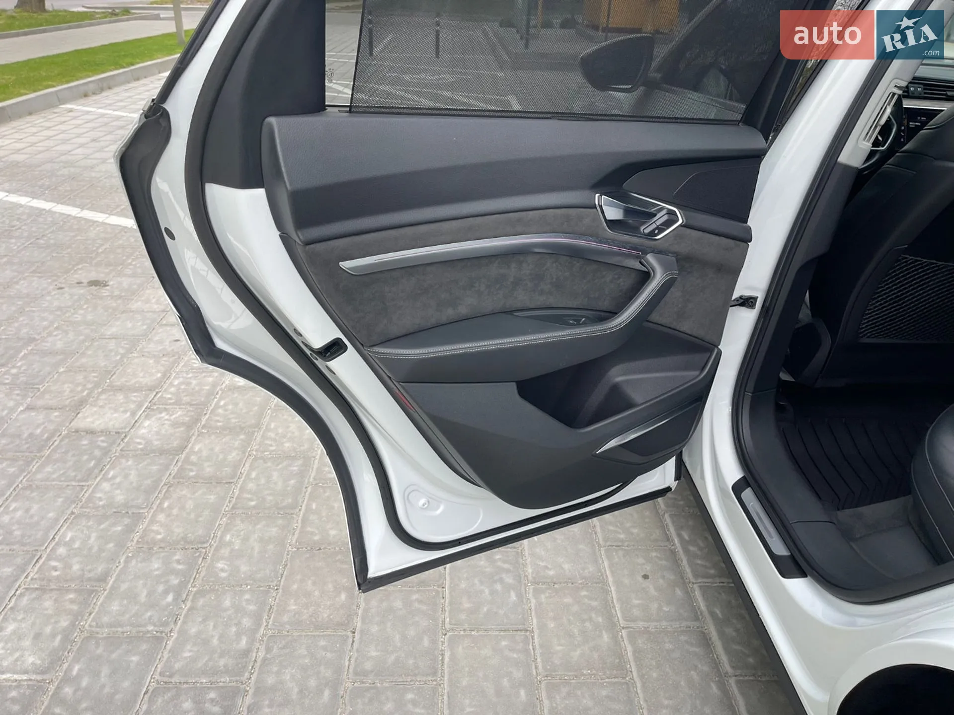 2019 Audi e-tron - мініатюра 38