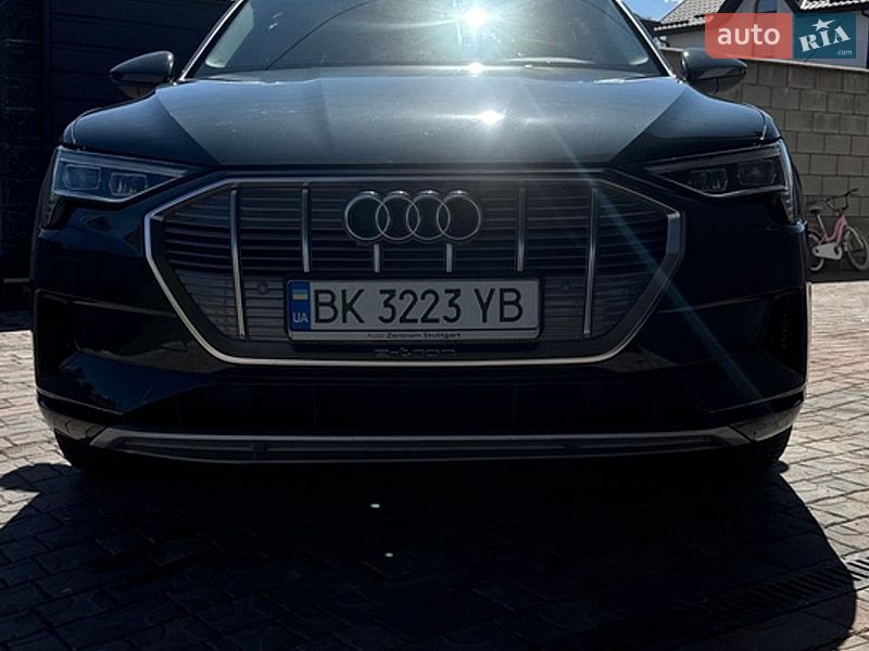 Внедорожник / Кроссовер Audi e-tron 2019 в Ровно