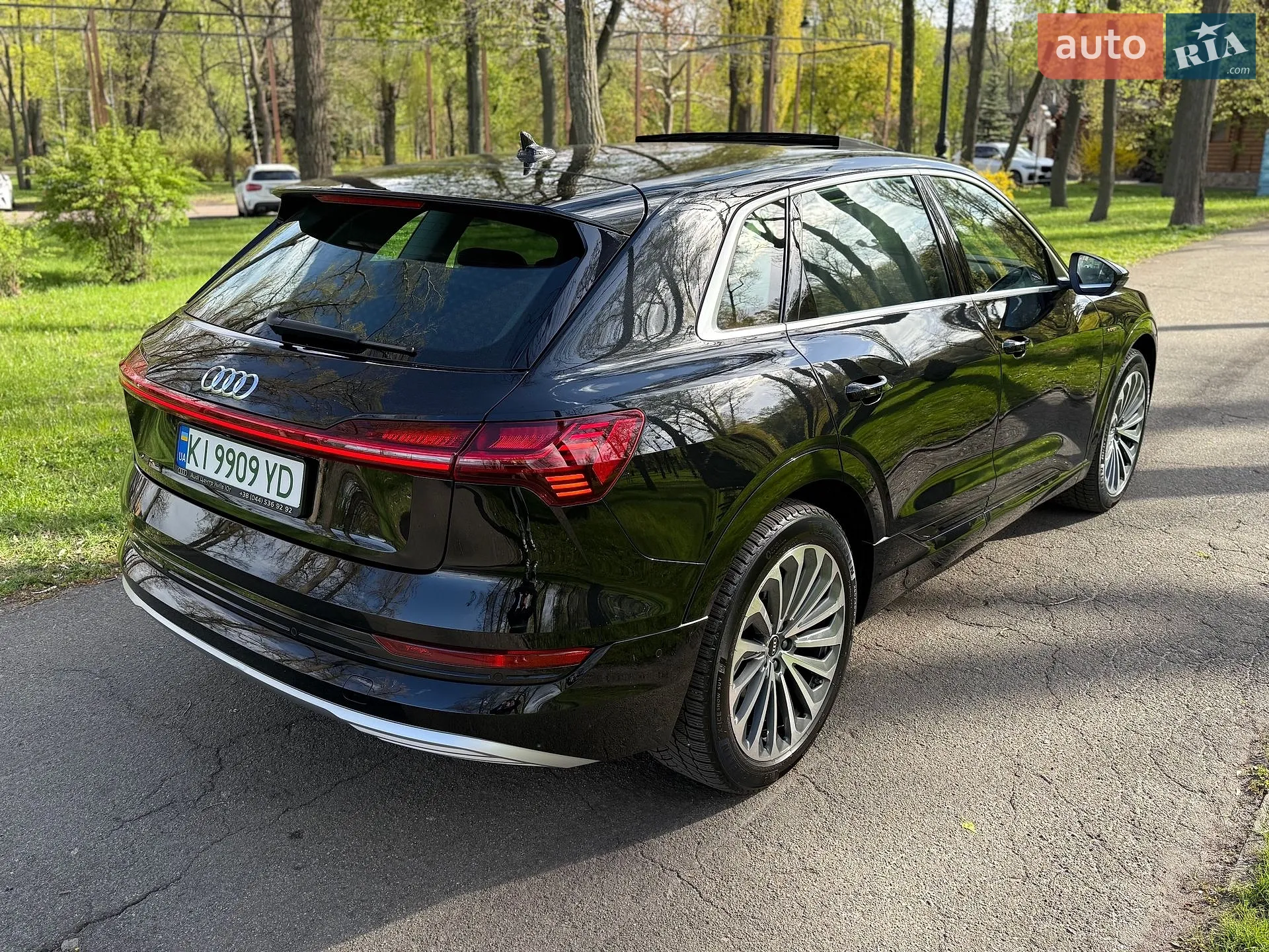 2021 Audi e-tron - мініатюра 10