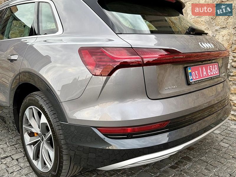 Внедорожник / Кроссовер Audi e-tron 2021 в Ровно