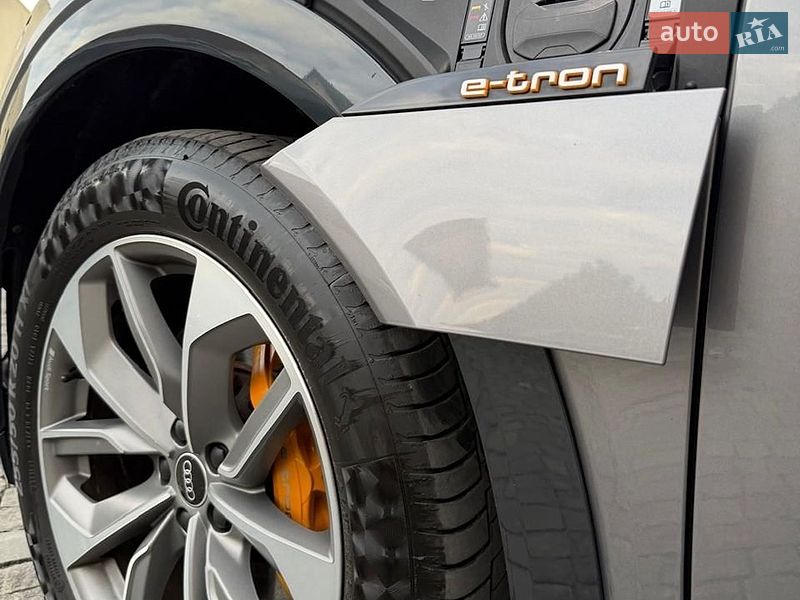 Внедорожник / Кроссовер Audi e-tron 2021 в Ровно