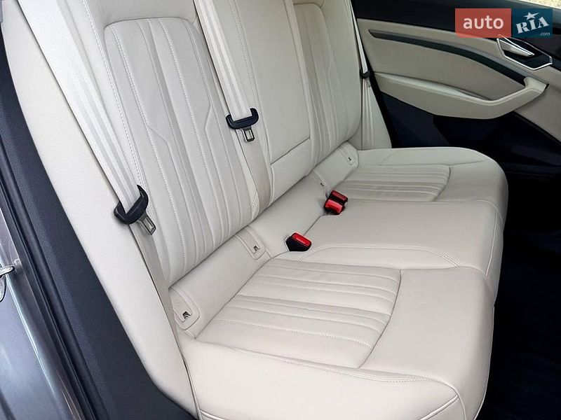 Внедорожник / Кроссовер Audi e-tron 2021 в Ровно