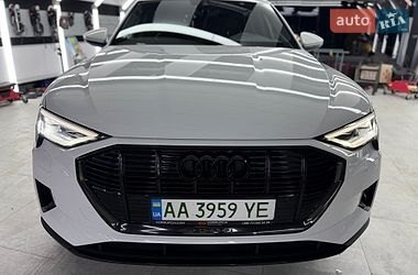 Позашляховик / Кросовер Audi e-tron 2021 в Києві