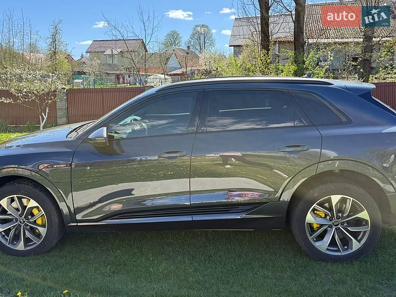 Внедорожник / Кроссовер Audi e-tron 2020 в Ивано-Франковске