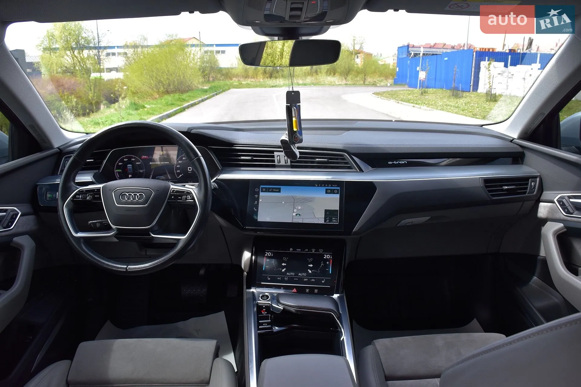 2020 Audi e-tron - мініатюра 35
