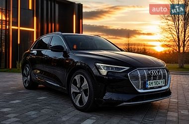 Внедорожник / Кроссовер Audi e-tron 2019 в Киеве