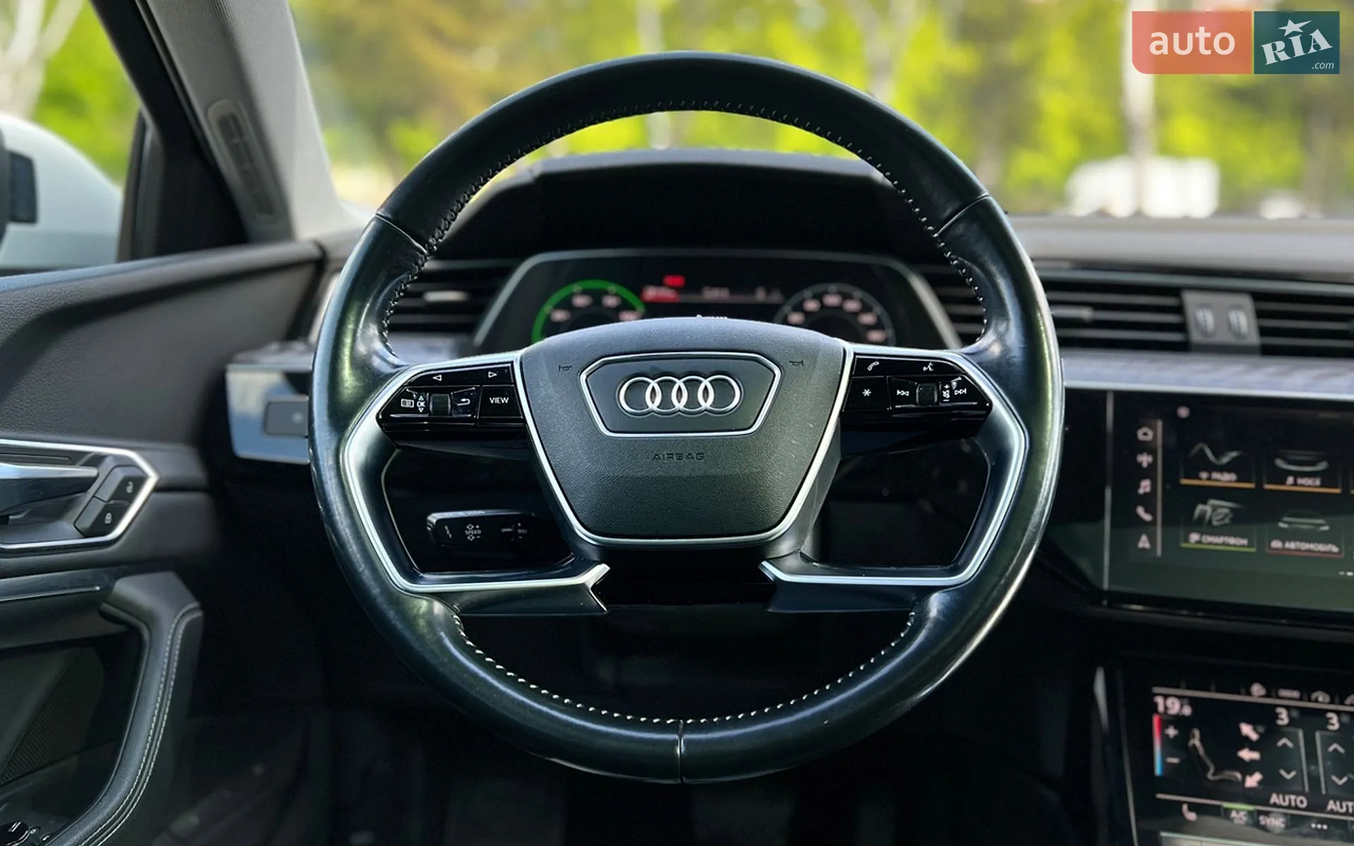 2021 Audi e-tron - мініатюра 10