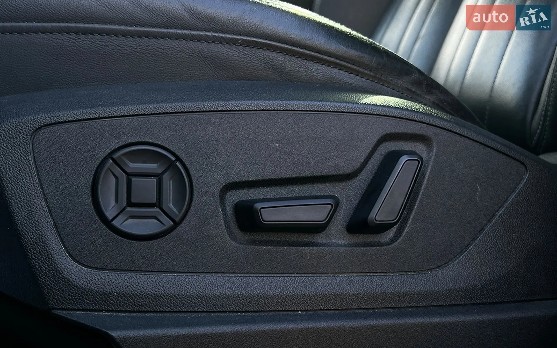 2021 Audi e-tron - мініатюра 21