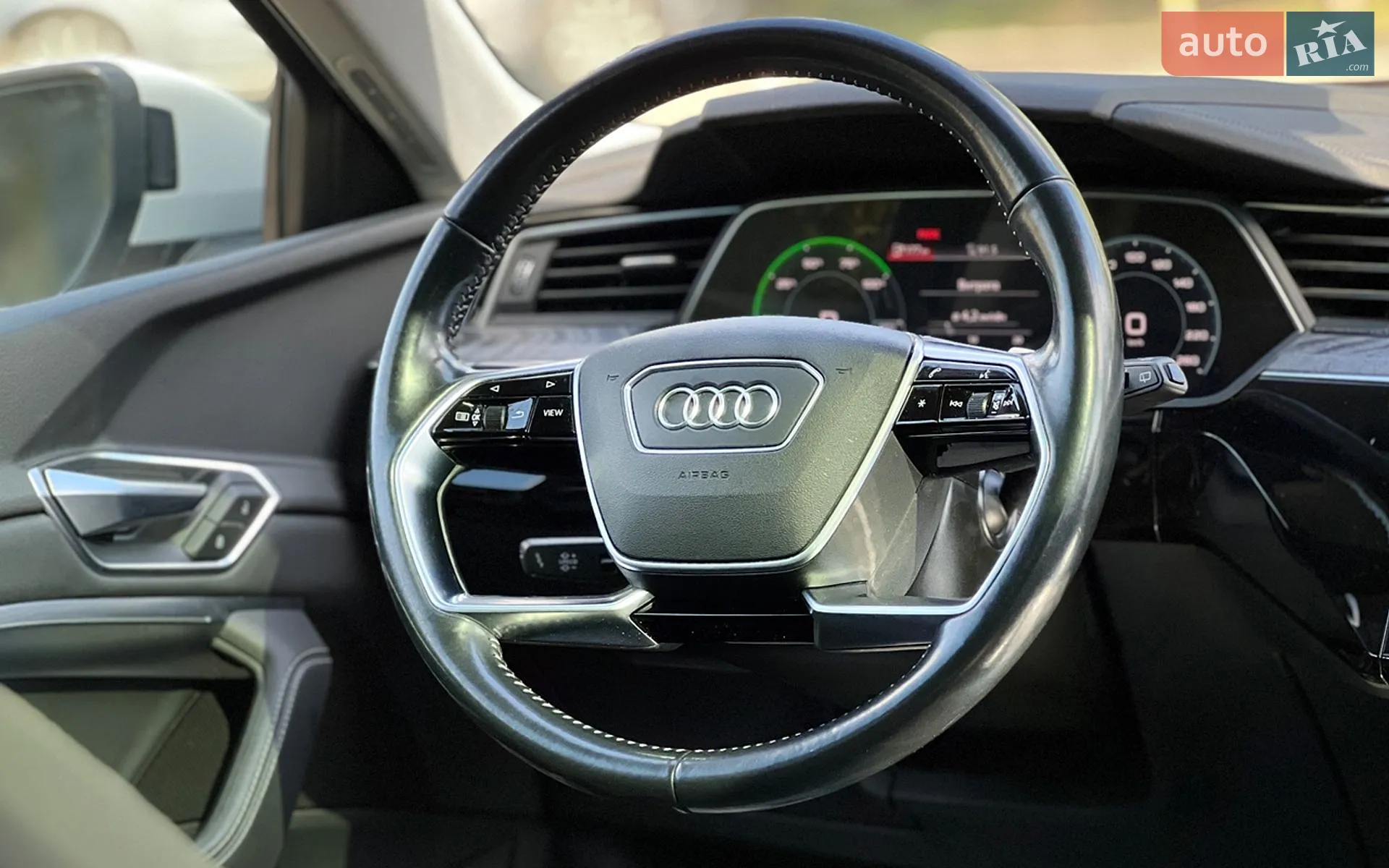 2021 Audi e-tron - мініатюра 25
