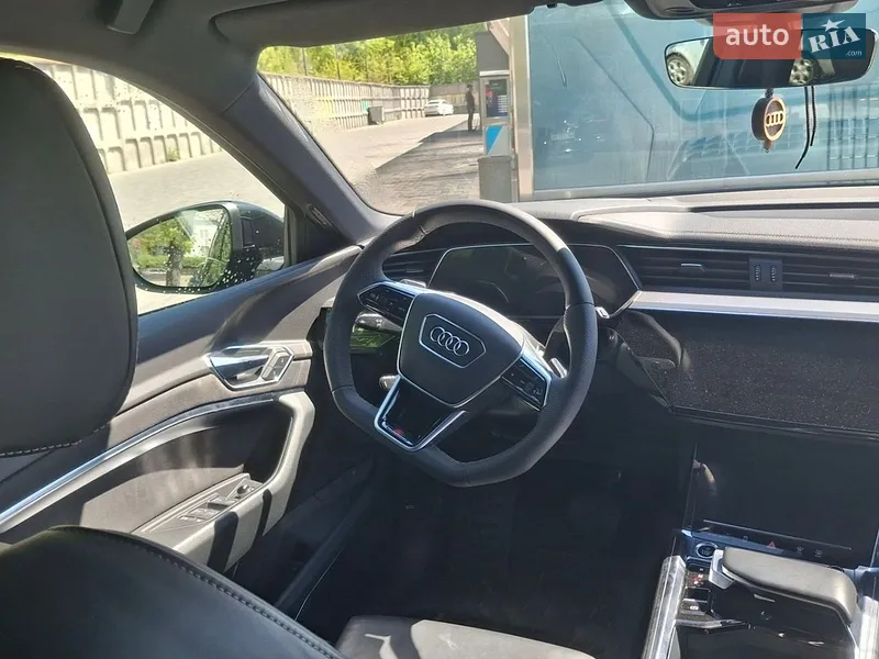 Audi e-tron 2021 VIN WAUZZZGEXNB001376 фото оголошення 7 з 38