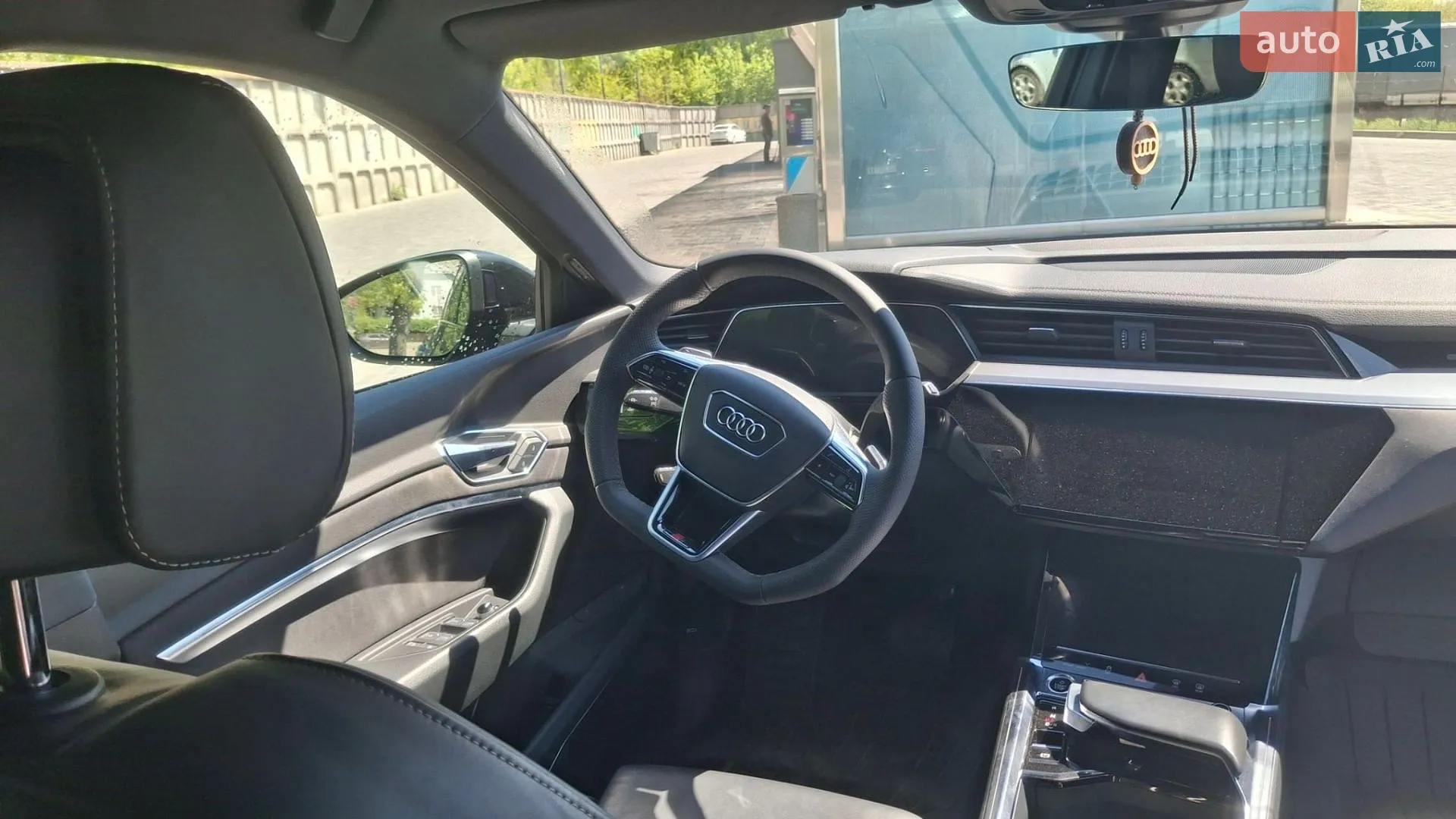 2021 Audi e-tron - мініатюра 7
