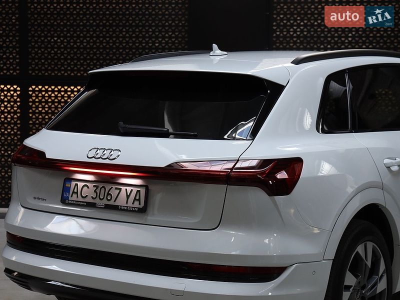 Внедорожник / Кроссовер Audi e-tron 2022 в Луцке