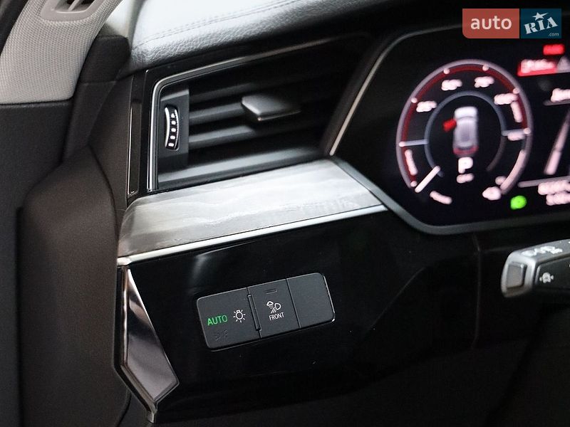 Внедорожник / Кроссовер Audi e-tron 2022 в Луцке