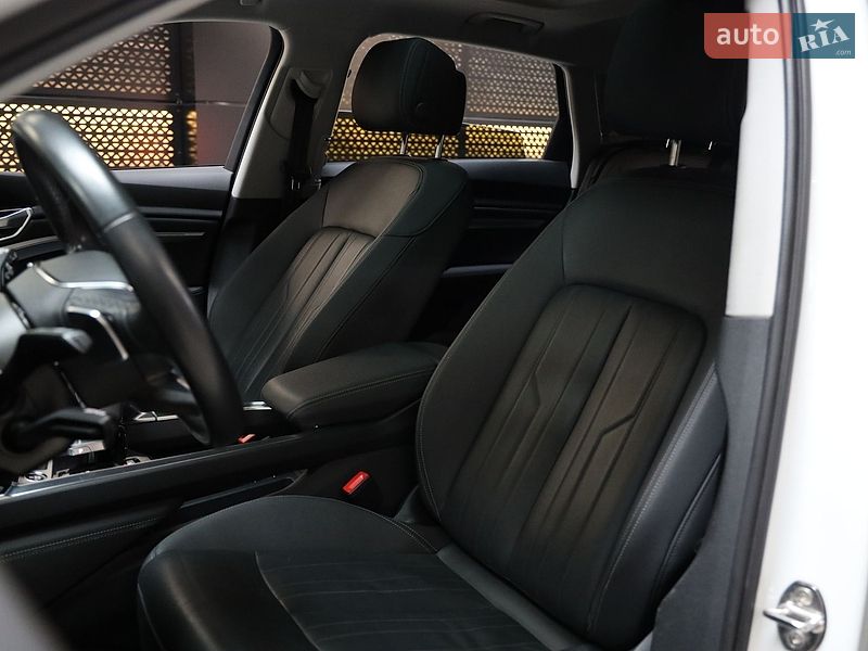 Внедорожник / Кроссовер Audi e-tron 2022 в Луцке