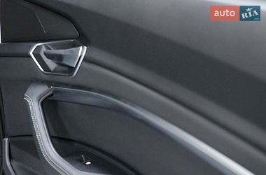 Внедорожник / Кроссовер Audi e-tron 2022 в Луцке