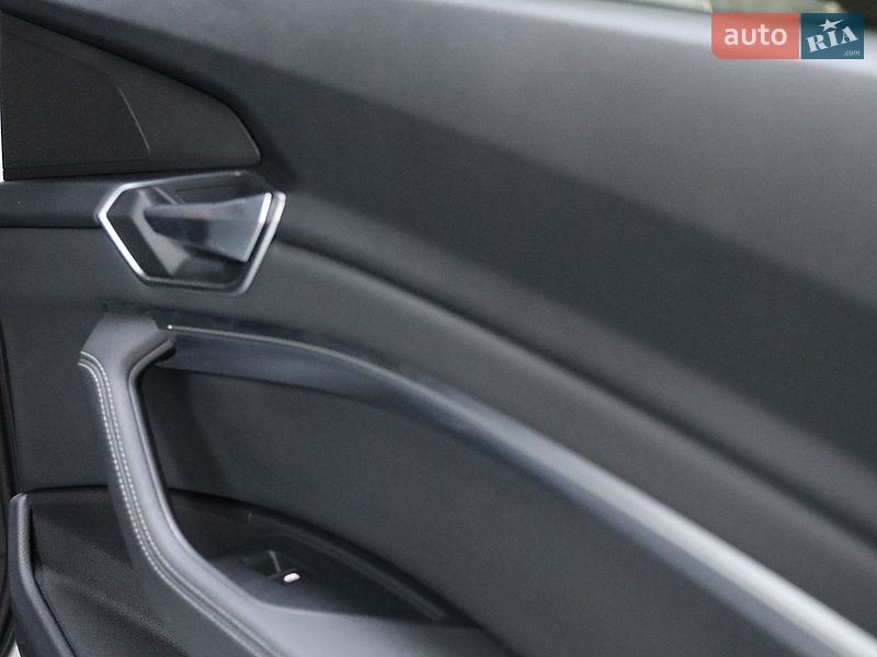 Внедорожник / Кроссовер Audi e-tron 2022 в Луцке