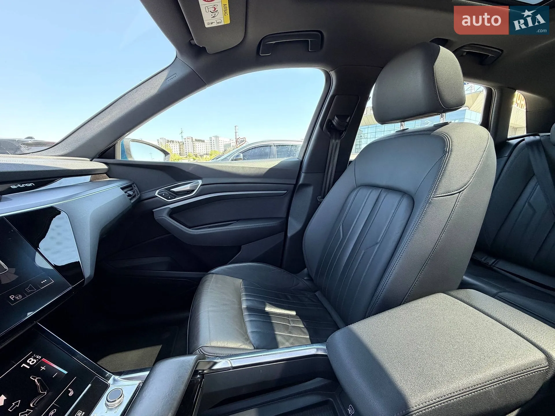 2020 Audi e-tron - мініатюра 71