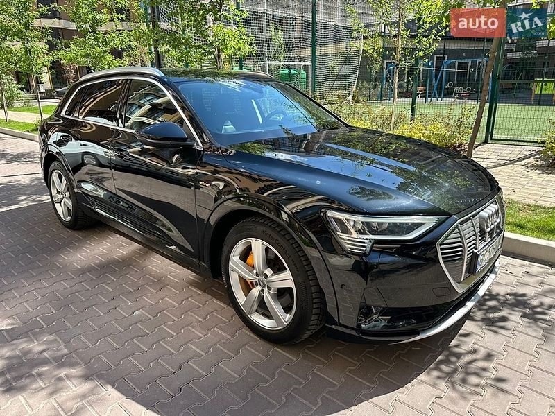 Внедорожник / Кроссовер Audi e-tron 2020 в Киеве