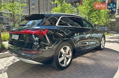 Внедорожник / Кроссовер Audi e-tron 2020 в Киеве