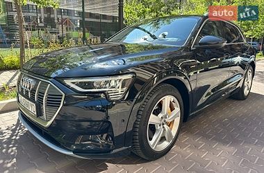 Внедорожник / Кроссовер Audi e-tron 2020 в Киеве