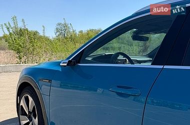 Внедорожник / Кроссовер Audi e-tron 2019 в Буче